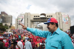 CHAVISMO MUESTRA RESPALDO AL GOBIERNO DE MADURO CON MARCHA EN CARACAS