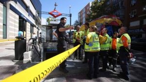 Exterior del metro en El Carmen (Madrid). FOTO: ÁLVARO GARCÍA / El País