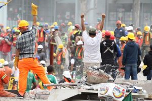 Unidades de rescate en México. Foto:Efe