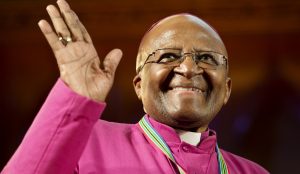 Desmond Tutu representa una de las figuras más importantes que abogó por la inclusión y la no segregación racial en Sudáfrica. Fuente: Daily Maverick