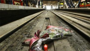 Ramo de flores en la Estación de Atocha