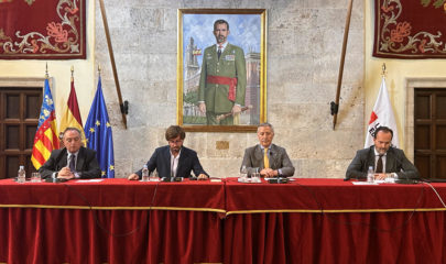 Dr. José María Peredo Pombo, D. Rafael Trenas, Coronel Ignacio Cortiñas Dorado Y Dr. Mariano J. Aznar Gómez en la antigua Capitanía General de Valencia. (Lucia Collado Bayón)